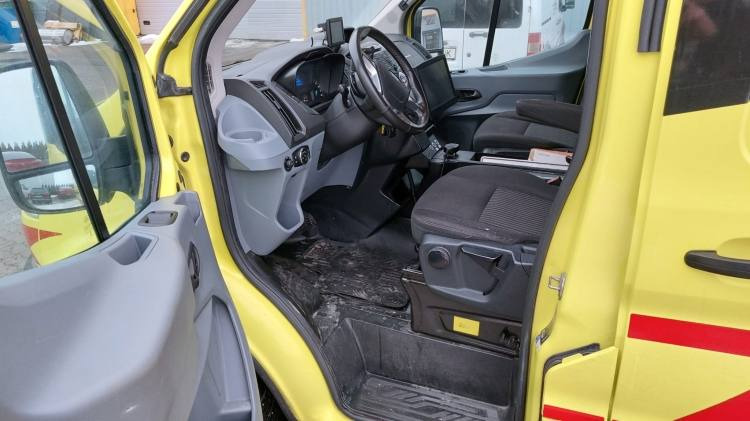 FORD TRANSIT 2,0TDI AMBULANCE KLIMA 12.2018 EURO 6, 3 UNITS  - Ambulancia: foto 5 FORD TRANSIT 2,0TDI AMBULANCE KLIMA 12.2018 EURO 6, 3 UNITS  - Ambulancia: foto 5