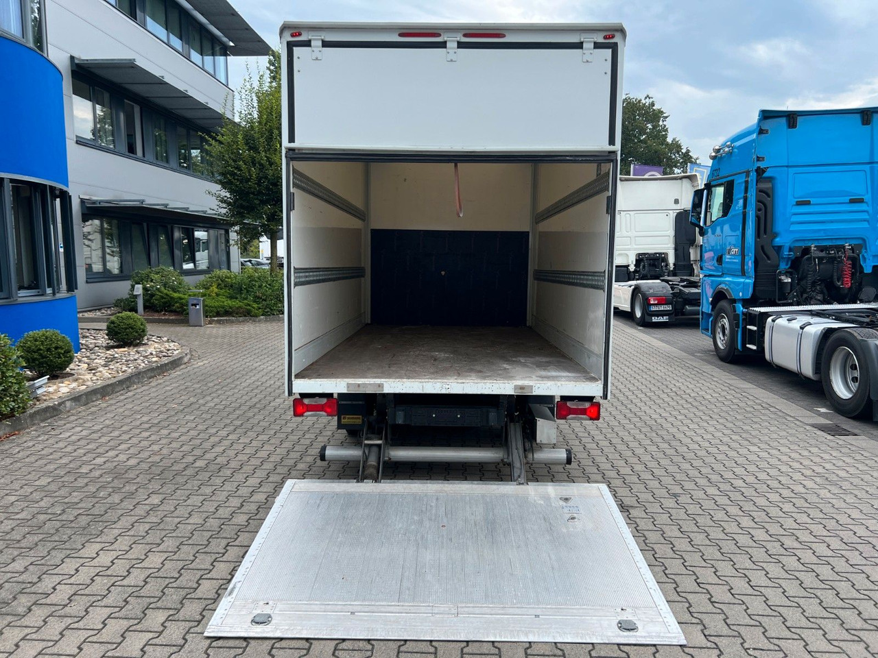 Iveco Daily 35S15, Hebebühne - Furgoneta caja cerrada: foto 4 Iveco Daily 35S15, Hebebühne - Furgoneta caja cerrada: foto 4