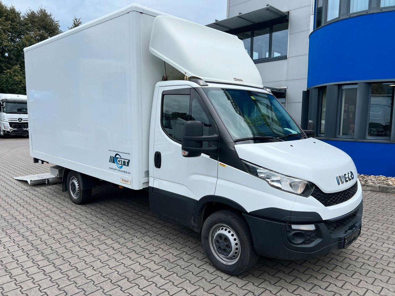 Iveco Daily 35S15, Hebebühne - Furgoneta caja cerrada: foto 1 Iveco Daily 35S15, Hebebühne - Furgoneta caja cerrada: foto 1