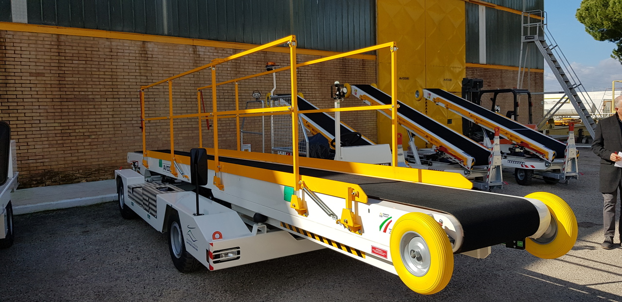 CONVEYOR BELT AVIOGEI NS450 - Cargadora de banda: foto 1 CONVEYOR BELT AVIOGEI NS450 - Cargadora de banda: foto 1