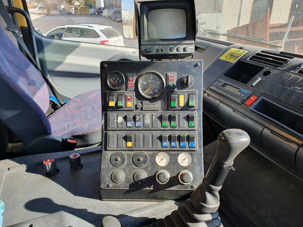 Runway Sweeper Johnston-Beam Scania P400 Model Beam S14000 - Barredora vial: foto 3 Runway Sweeper Johnston-Beam Scania P400 Model Beam S14000 - Barredora vial: foto 3