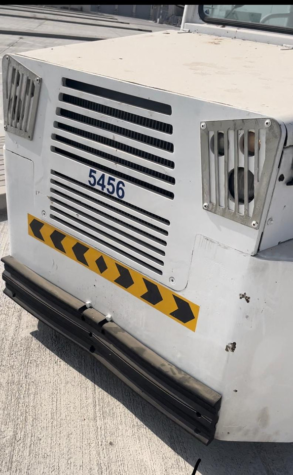 Schopf Rofan ZDi Diesel Tractor 8Tons - Remolcador de aviones: foto 3 Schopf Rofan ZDi Diesel Tractor 8Tons - Remolcador de aviones: foto 3