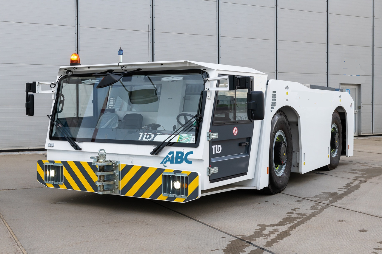 TLD Pushback TMX450 - Remolcador de aviones: foto 2 TLD Pushback TMX450 - Remolcador de aviones: foto 2