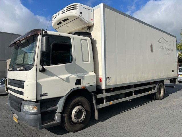 DAF CF 65.250 FA65.250 CF Manuel - Camión frigorífico: foto 1 DAF CF 65.250 FA65.250 CF Manuel - Camión frigorífico: foto 1
