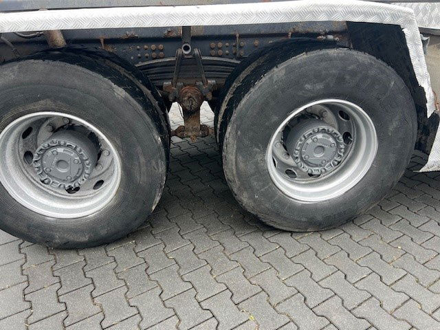 Scania R124-420 .420 8x4 - Camión portacontenedore/ Intercambiable: foto 4 Scania R124-420 .420 8x4 - Camión portacontenedore/ Intercambiable: foto 4