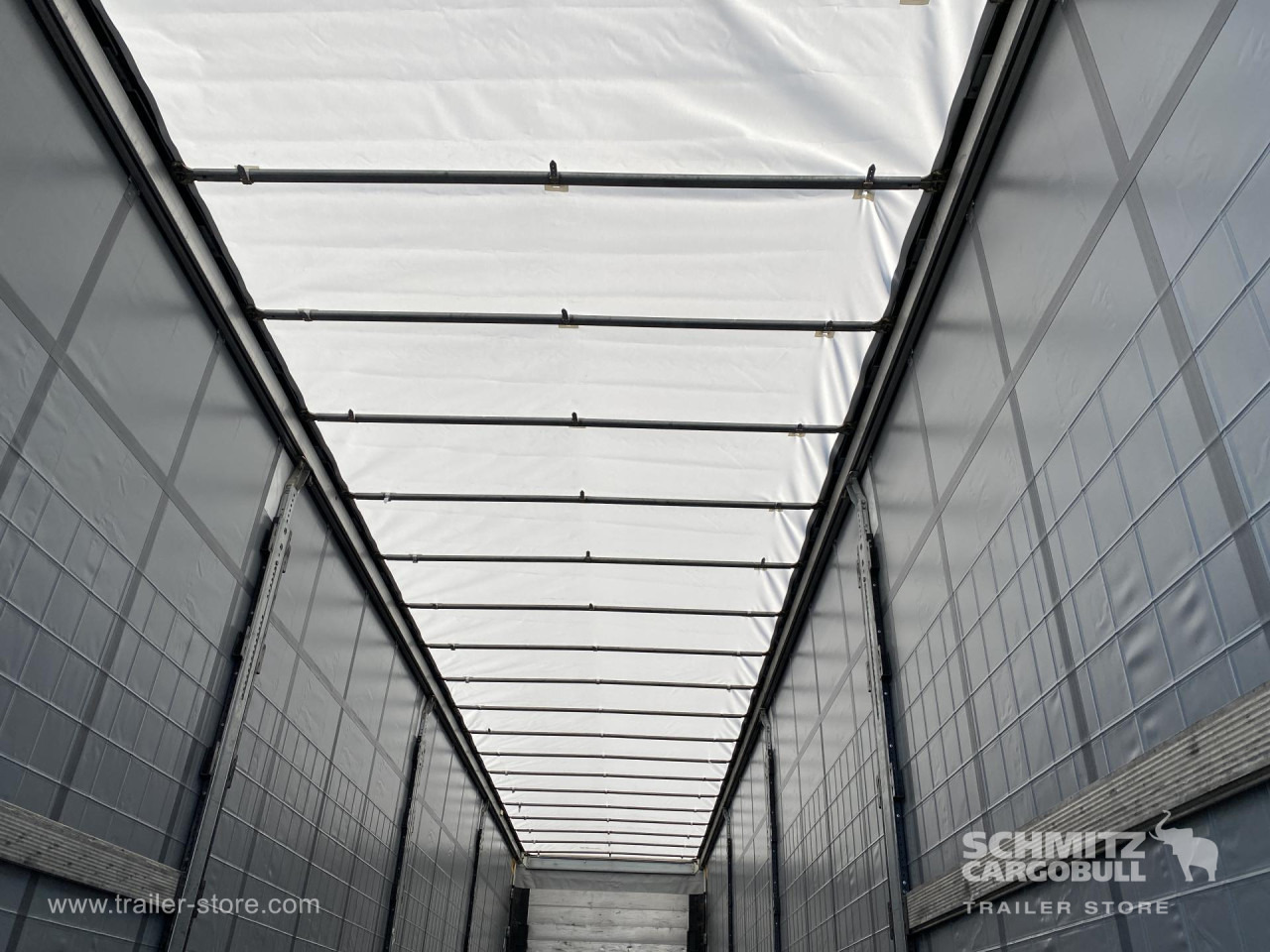 Leasing de SCHMITZ Curtainsider Standard Taillift SCHMITZ Curtainsider Standard Taillift: foto 9 Leasing de SCHMITZ Curtainsider Standard Taillift SCHMITZ Curtainsider Standard Taillift: foto 9