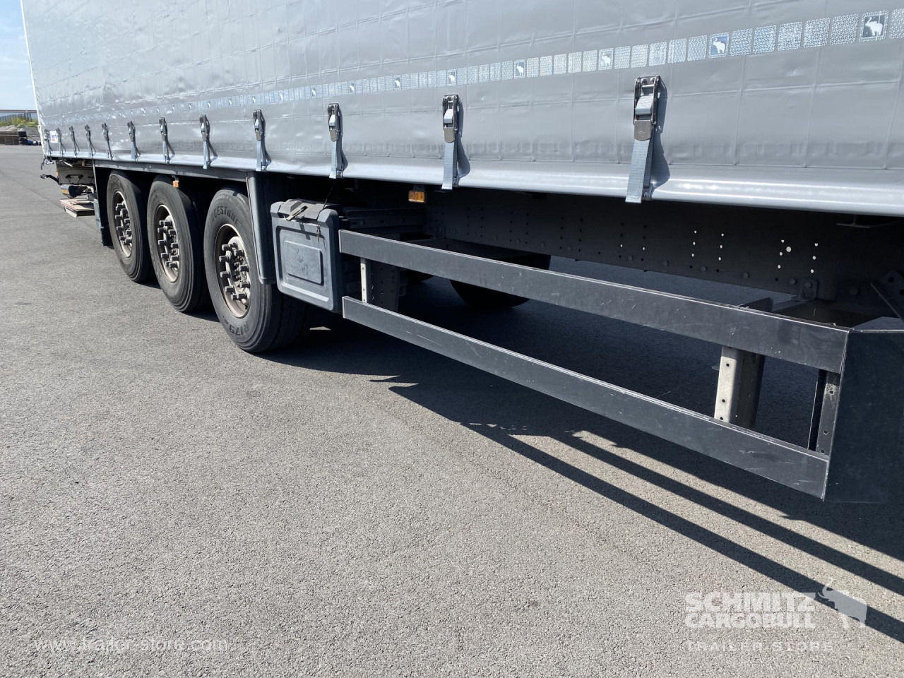 Leasing de SCHMITZ Curtainsider Standard Taillift SCHMITZ Curtainsider Standard Taillift: foto 10 Leasing de SCHMITZ Curtainsider Standard Taillift SCHMITZ Curtainsider Standard Taillift: foto 10