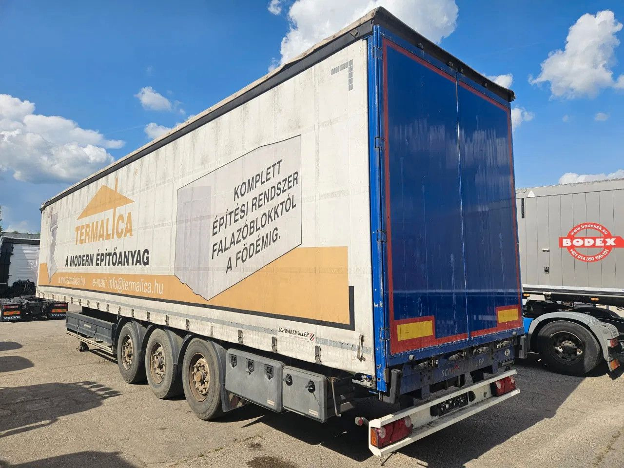 Schwarzmüller S1 J-seria, 2 units, Lifting Axle - Semirremolque lona: foto 4 Schwarzmüller S1 J-seria, 2 units, Lifting Axle - Semirremolque lona: foto 4