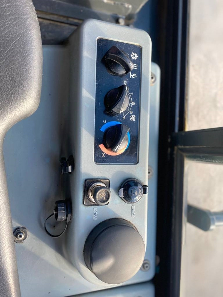 Bulldozer Komatsu D 61 PXi-24: foto 12