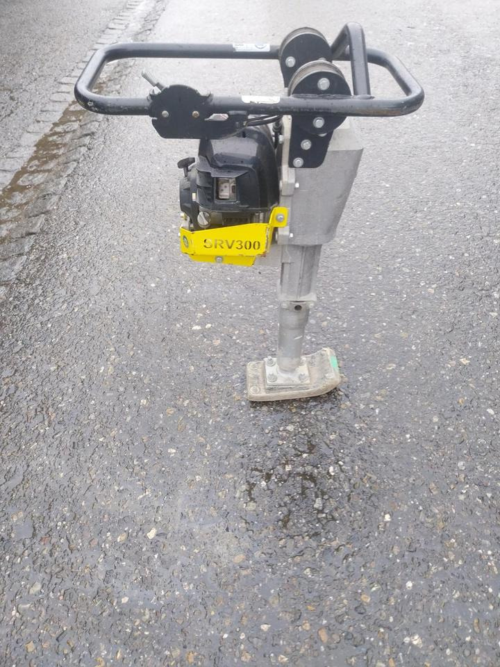 Weber SRV 300 II Stampfer Frosch Verdichter Rüttelplatte - Vibroapisonador: foto 4 Weber SRV 300 II Stampfer Frosch Verdichter Rüttelplatte - Vibroapisonador: foto 4