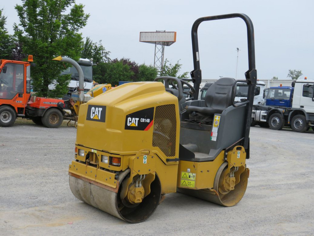 CATERPILLAR Tandem-Vibrationswalze CB14 B Baumaschine - Rodillo: foto 1 CATERPILLAR Tandem-Vibrationswalze CB14 B Baumaschine - Rodillo: foto 1