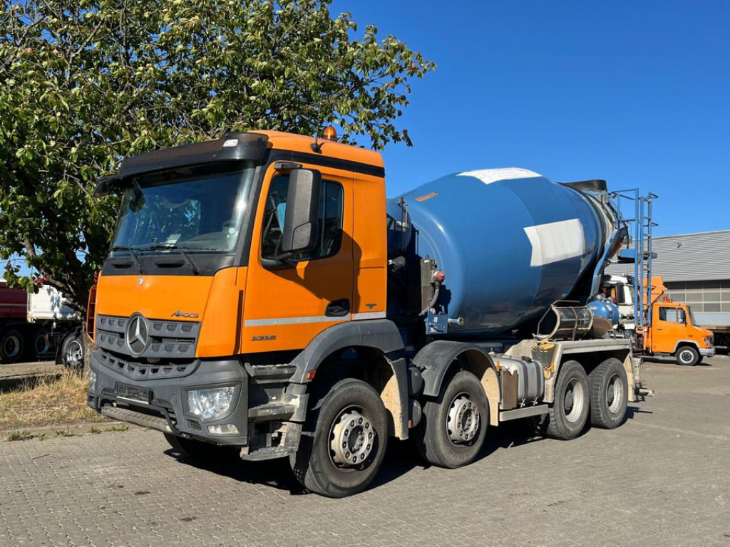 MERCEDES-BENZ Arocs 3236 8x4 Betonmischer Deutsch Top AP Achsen - Camión: foto 1 MERCEDES-BENZ Arocs 3236 8x4 Betonmischer Deutsch Top AP Achsen - Camión: foto 1