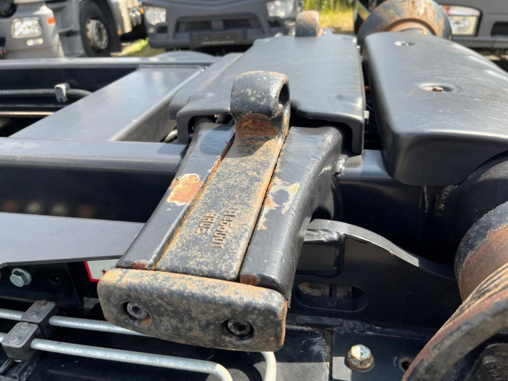 HUEFFERMANN 2-achs Abrollanhänger HTA 16.62 Containeranhänger - Remolque multilift/ Portacontenedores de cadenas: foto 5 HUEFFERMANN 2-achs Abrollanhänger HTA 16.62 Containeranhänger - Remolque multilift/ Portacontenedores de cadenas: foto 5