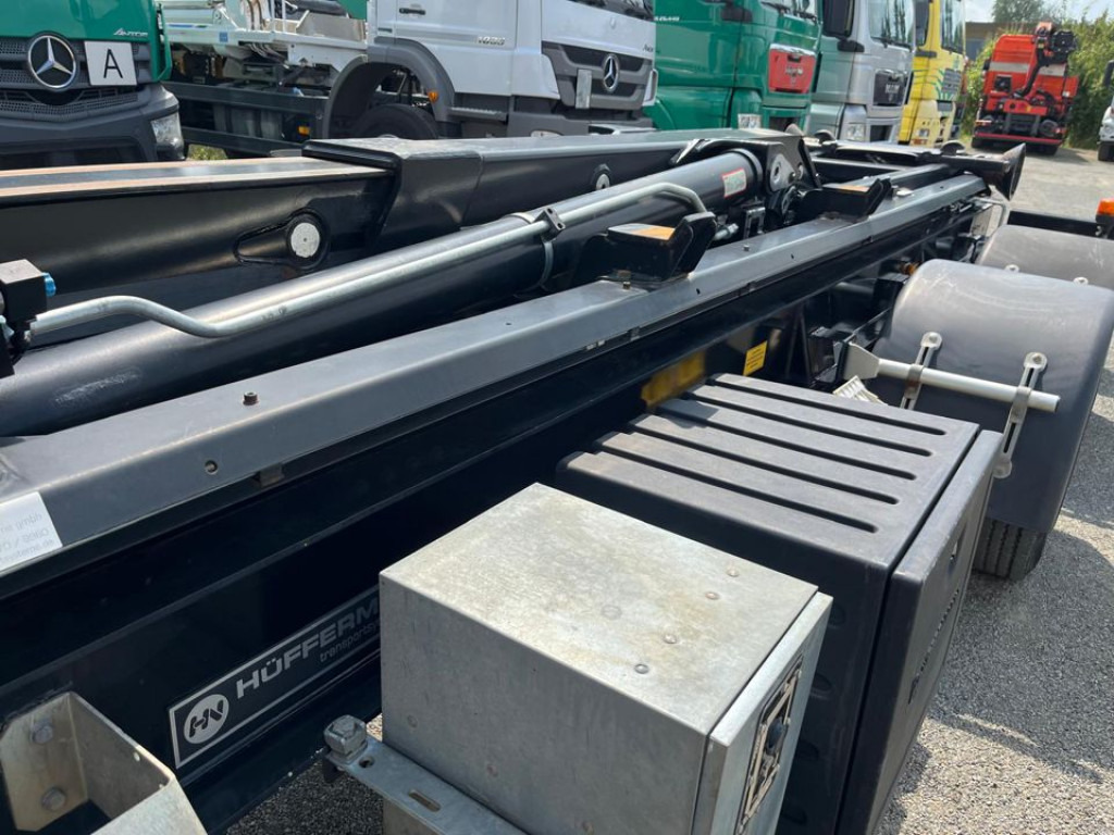 HUEFFERMANN 2-achs Abrollanhänger HTA 16.62 Containeranhänger - Remolque multilift/ Portacontenedores de cadenas: foto 3 HUEFFERMANN 2-achs Abrollanhänger HTA 16.62 Containeranhänger - Remolque multilift/ Portacontenedores de cadenas: foto 3