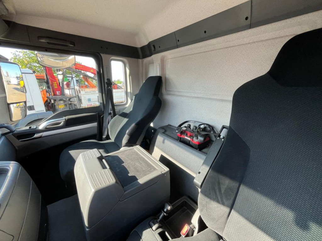 MAN TG-S 26.400 6x2-2 BL Pritsche Heckkran 5xhydr.Ausschub, Funk - Camión caja abierta, Camión grúa: foto 2 MAN TG-S 26.400 6x2-2 BL Pritsche Heckkran 5xhydr.Ausschub, Funk - Camión caja abierta, Camión grúa: foto 2