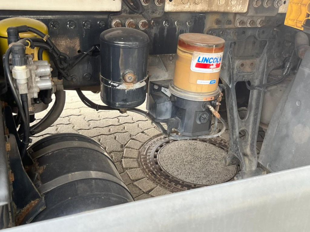 MAN TG-S 26.400 6x2 BL Absetzkipper Meiller Funk - Camión portacontenedor de cadenas: foto 5 MAN TG-S 26.400 6x2 BL Absetzkipper Meiller Funk - Camión portacontenedor de cadenas: foto 5