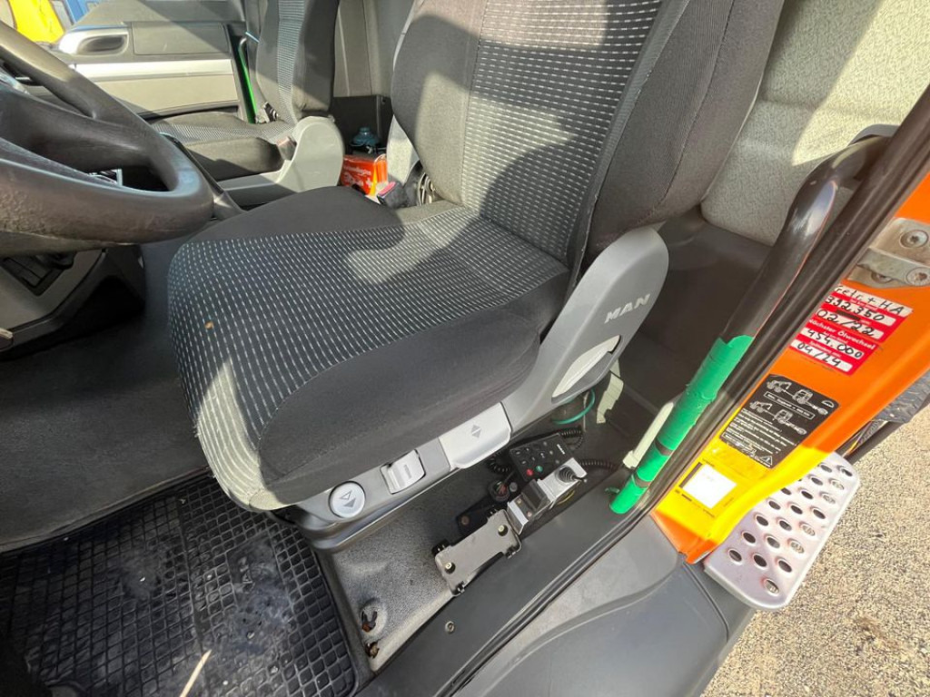 MAN TG-S 26.400 6x4H-2 BL Abrollkipper mit Kran Lift Lenk - Camión multibasculante, Camión grúa: foto 4 MAN TG-S 26.400 6x4H-2 BL Abrollkipper mit Kran Lift Lenk - Camión multibasculante, Camión grúa: foto 4