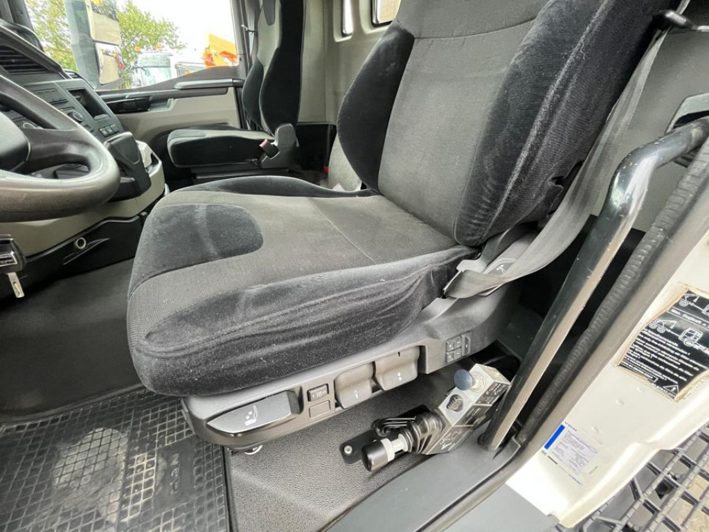 MAN TG-S 37.470 8x4 4-Achs Kipper Meiller Bordmatik - Camión volquete: foto 5 MAN TG-S 37.470 8x4 4-Achs Kipper Meiller Bordmatik - Camión volquete: foto 5