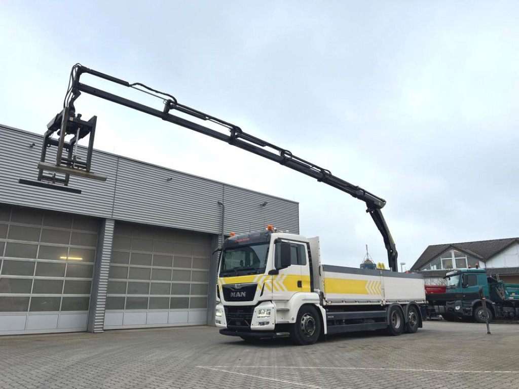 MAN TG-S Pritsche Heckkran 26.400 6x2-2 BL 5xhydr, faltbar, Palfinger PK 19001 D / Funk - Camión caja abierta, Camión grúa: foto 1 MAN TG-S Pritsche Heckkran 26.400 6x2-2 BL 5xhydr, faltbar, Palfinger PK 19001 D / Funk - Camión caja abierta, Camión grúa: foto 1