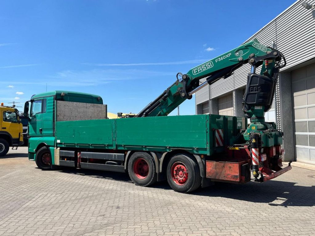 MAN TG-X 26.440 6x2-2 BL Pritsche Heckkran Fassi 360 - Camión grúa: foto 3 MAN TG-X 26.440 6x2-2 BL Pritsche Heckkran Fassi 360 - Camión grúa: foto 3
