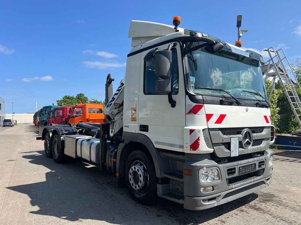 MERCEDES-BENZ Actros 2541 L6x2 Abrollkipper mit Kran Funk+Greiferst - Camión multibasculante, Camión grúa: foto 3 MERCEDES-BENZ Actros 2541 L6x2 Abrollkipper mit Kran Funk+Greiferst - Camión multibasculante, Camión grúa: foto 3