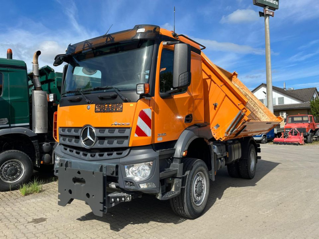 MERCEDES-BENZ Arocs 2135 AK 4x4 2-Achs Allradkipper Kommunalhydr. - Camión volquete: foto 1 MERCEDES-BENZ Arocs 2135 AK 4x4 2-Achs Allradkipper Kommunalhydr. - Camión volquete: foto 1
