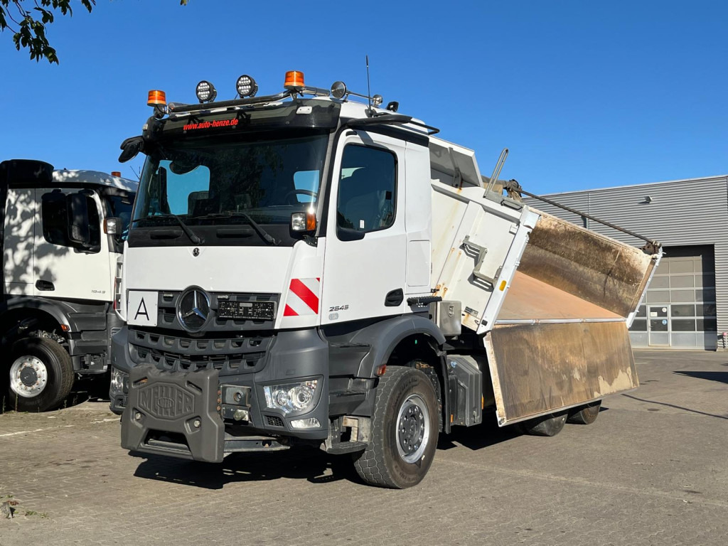 MERCEDES-BENZ Arocs 2645 K 6x4 3-Achs Kipper gr. Meiller Bordmatik 2 Stempel - Camión volquete: foto 1 MERCEDES-BENZ Arocs 2645 K 6x4 3-Achs Kipper gr. Meiller Bordmatik 2 Stempel - Camión volquete: foto 1