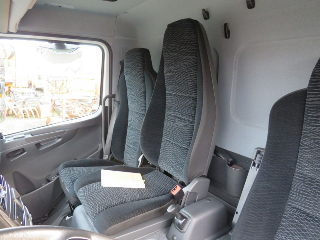 MERCEDES-BENZ Atego 818 L Pritsche LBW LBW 1 to AHK+Luftans - Furgoneta con lona: foto 3 MERCEDES-BENZ Atego 818 L Pritsche LBW LBW 1 to AHK+Luftans - Furgoneta con lona: foto 3