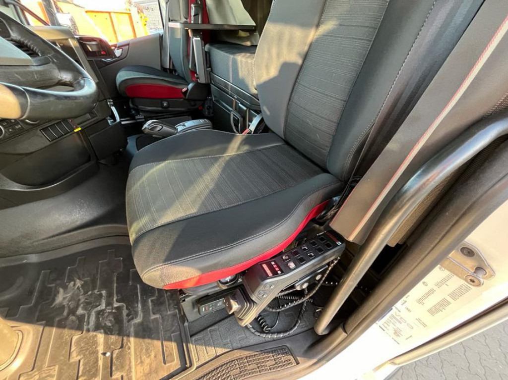 VOLVO (S) Truck FH 500 6x2 Abrollkipper Funkfernbedienung - Camión multibasculante: foto 4 VOLVO (S) Truck FH 500 6x2 Abrollkipper Funkfernbedienung - Camión multibasculante: foto 4