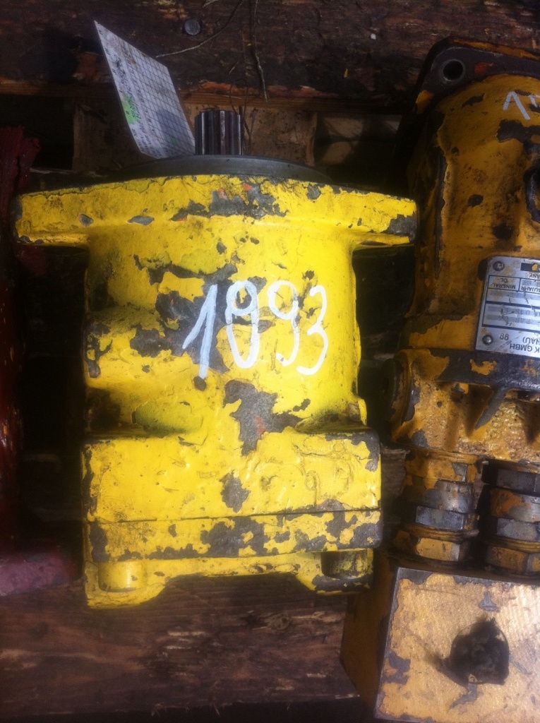 BRUENINGHAUS HYDROMATIK A4FM22/31W-PSGXX9434237237.13.5 - Motor hidráulico para Maquinaria de construcción: foto 1 BRUENINGHAUS HYDROMATIK A4FM22/31W-PSGXX9434237237.13.5 - Motor hidráulico para Maquinaria de construcción: foto 1