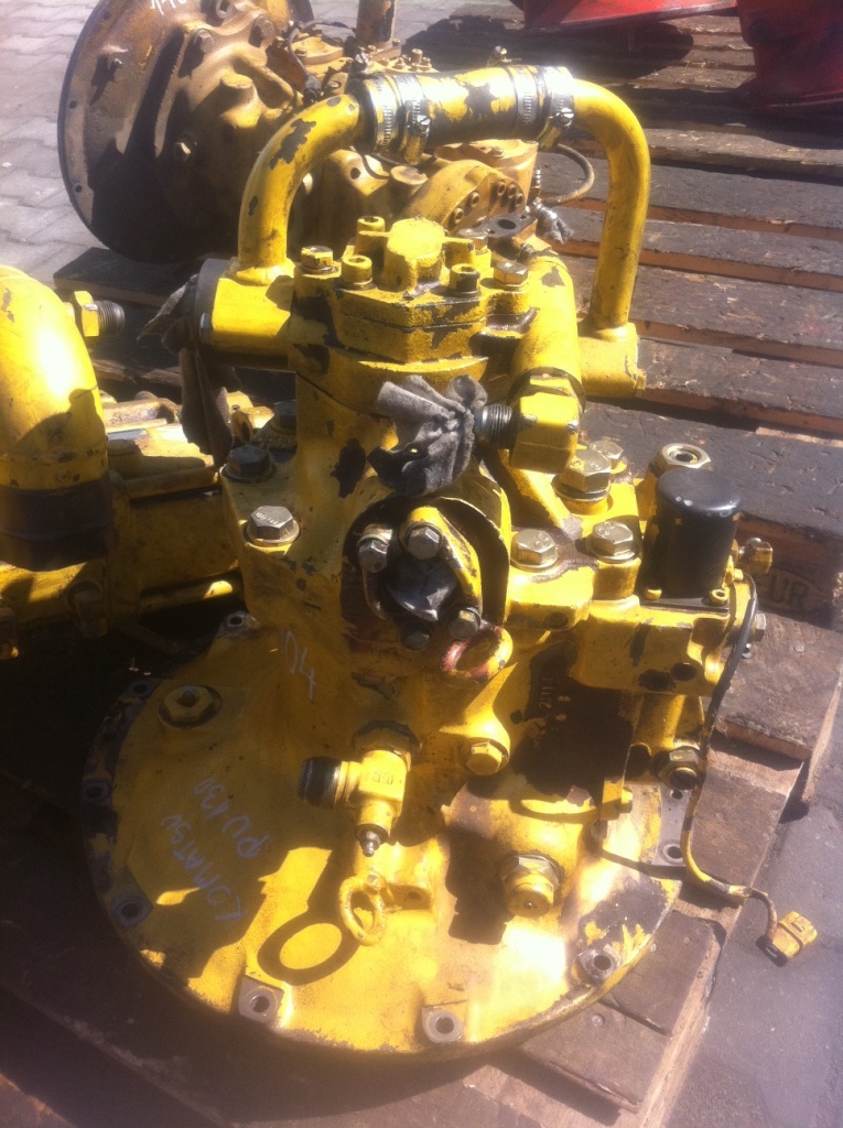 KOMATSU D6156393 708-2L-21114 - Bomba hidráulica para Excavadora de ruedas: foto 1 KOMATSU D6156393 708-2L-21114 - Bomba hidráulica para Excavadora de ruedas: foto 1