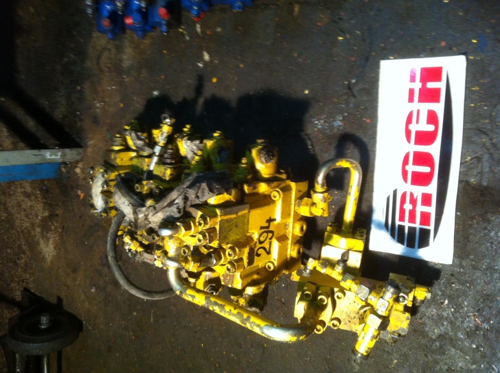 LINDE VT4 7585 - 5 SEKCYJNY - Válvula hidráulica para Excavadora de ruedas: foto 1 LINDE VT4 7585 - 5 SEKCYJNY - Válvula hidráulica para Excavadora de ruedas: foto 1