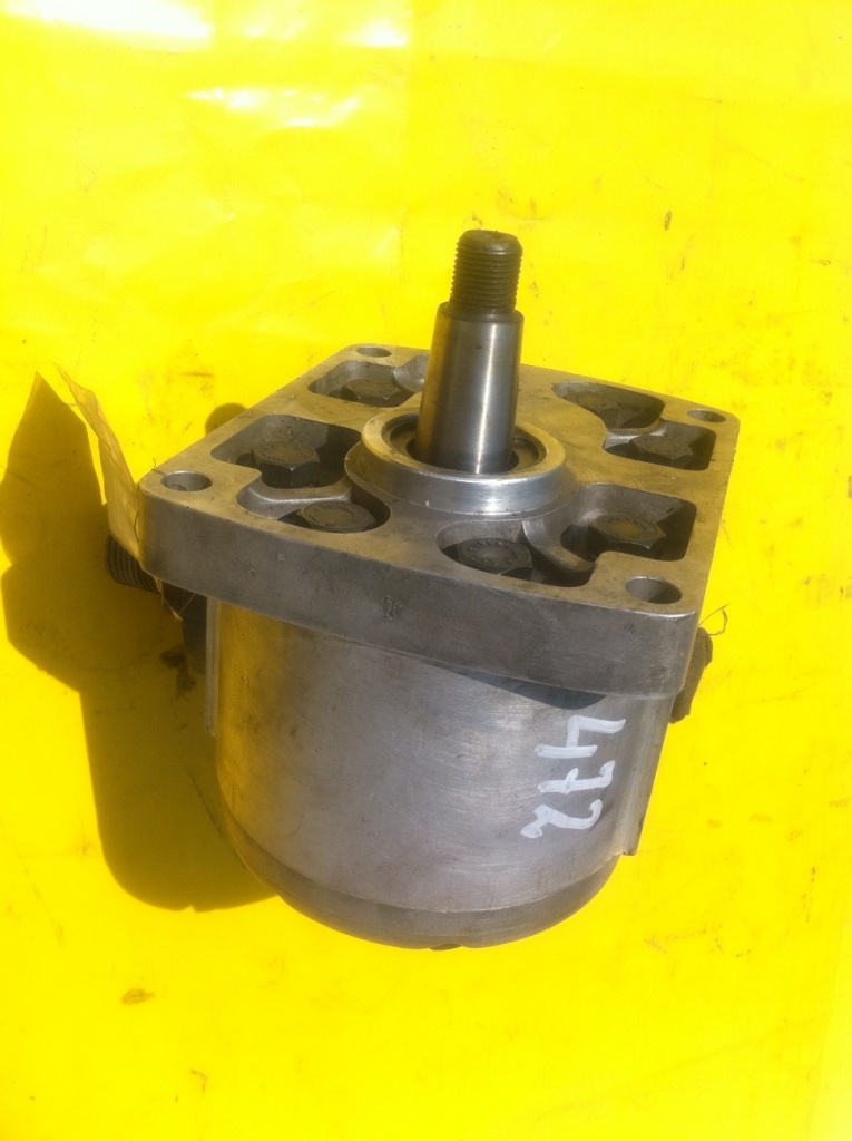 TUROLLA SUNDSTRAND 3563G15427 - Bomba hidráulica para Maquinaria de construcción: foto 1 TUROLLA SUNDSTRAND 3563G15427 - Bomba hidráulica para Maquinaria de construcción: foto 1