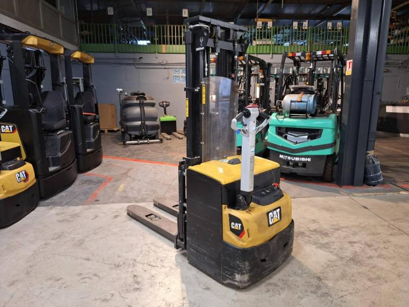 Caterpillar NSP16N2 - Apilador: foto 1 Caterpillar NSP16N2 - Apilador: foto 1