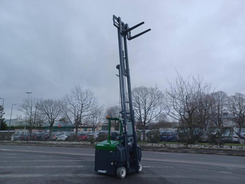 Carretilla de 4 vías Combilift CBE3000: foto 7