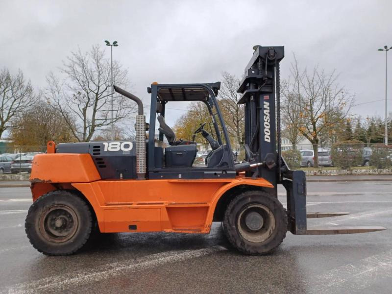 Doosan D1808-S - Carretilla elevadora diésel: foto 3 Doosan D1808-S - Carretilla elevadora diésel: foto 3