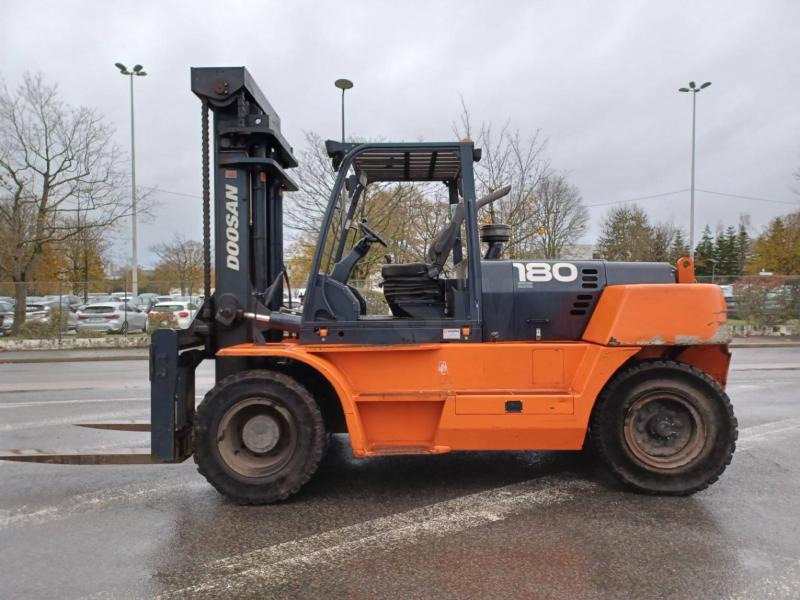Doosan D1808-S - Carretilla elevadora diésel: foto 5 Doosan D1808-S - Carretilla elevadora diésel: foto 5