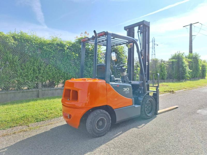 Doosan D30S 5 - Carretilla elevadora diésel: foto 5 Doosan D30S 5 - Carretilla elevadora diésel: foto 5