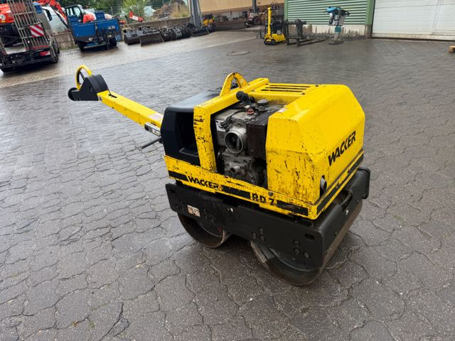 Wacker RD 7 H-S, Tandemwalze, Vibration, Wasser - Mini compactadora: foto 1 Wacker RD 7 H-S, Tandemwalze, Vibration, Wasser - Mini compactadora: foto 1