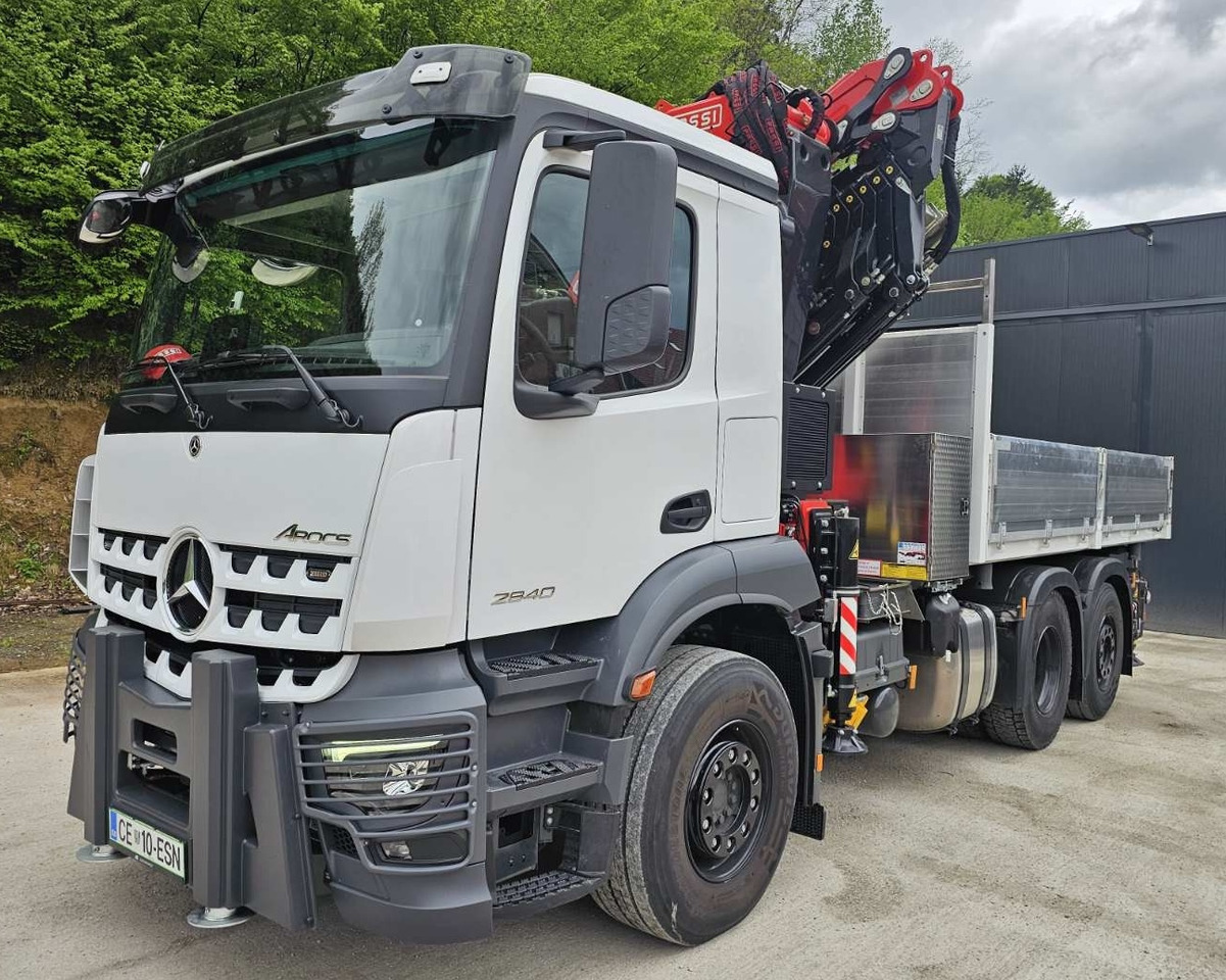 MERCEDES-BENZ Hiab Palfinger Fassi F545-6 JIB-6 - Camión volquete: foto 1 MERCEDES-BENZ Hiab Palfinger Fassi F545-6 JIB-6 - Camión volquete: foto 1