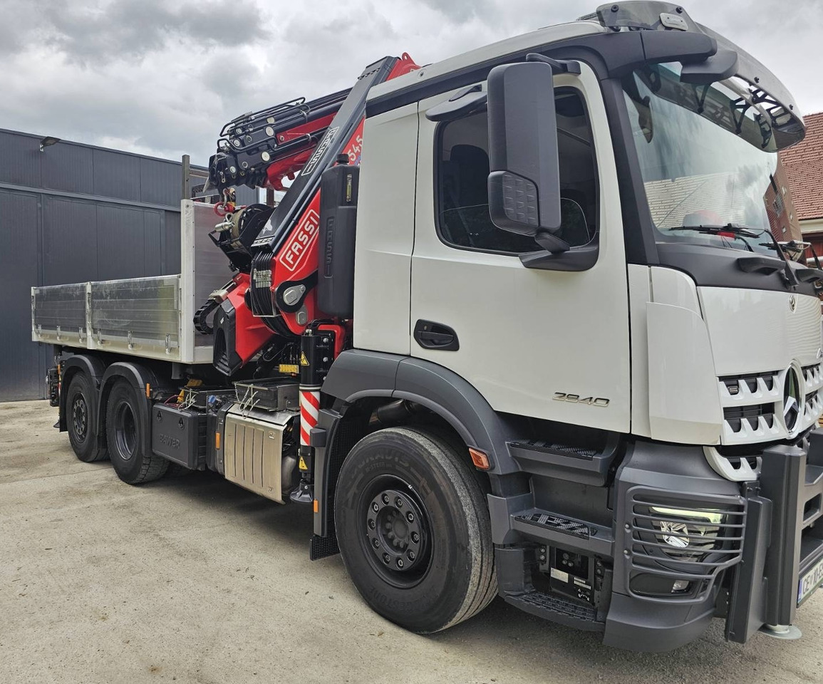 MERCEDES-BENZ Hiab Palfinger Fassi F545-6 JIB-6 - Camión volquete: foto 1 MERCEDES-BENZ Hiab Palfinger Fassi F545-6 JIB-6 - Camión volquete: foto 1