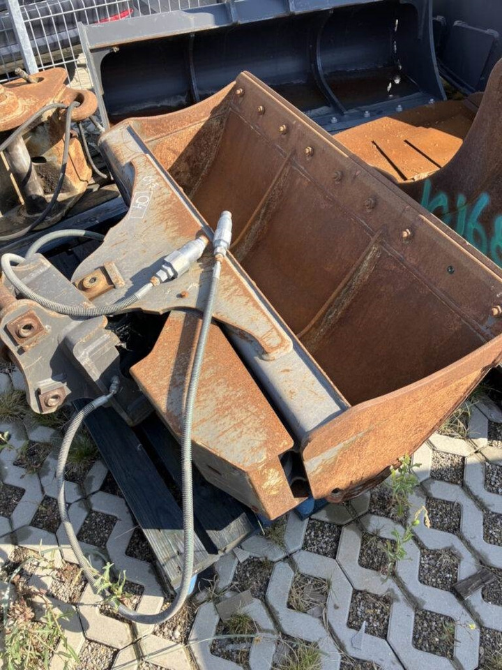 Volvo Böschungslöffel hydr. - Retroexcavadora: foto 1 Volvo Böschungslöffel hydr. - Retroexcavadora: foto 1