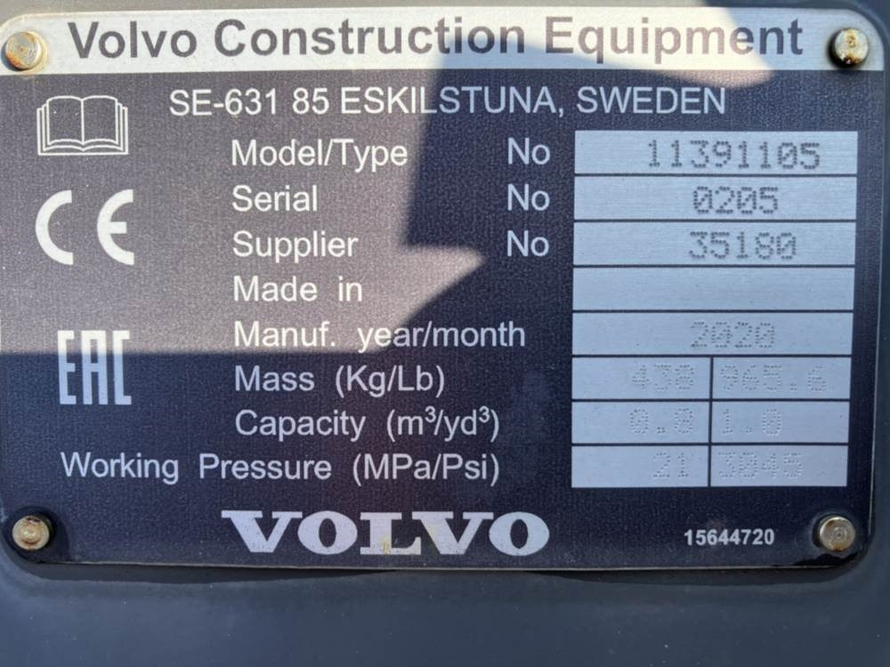 Volvo Klappschaufel mit Messer -P Aufnahme - Cazo: foto 5 Volvo Klappschaufel mit Messer -P Aufnahme - Cazo: foto 5