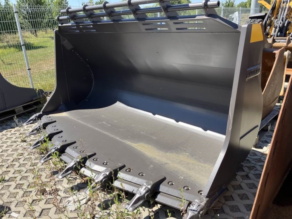Volvo Schaufel mit Zähnen - Cazo: foto 4 Volvo Schaufel mit Zähnen - Cazo: foto 4