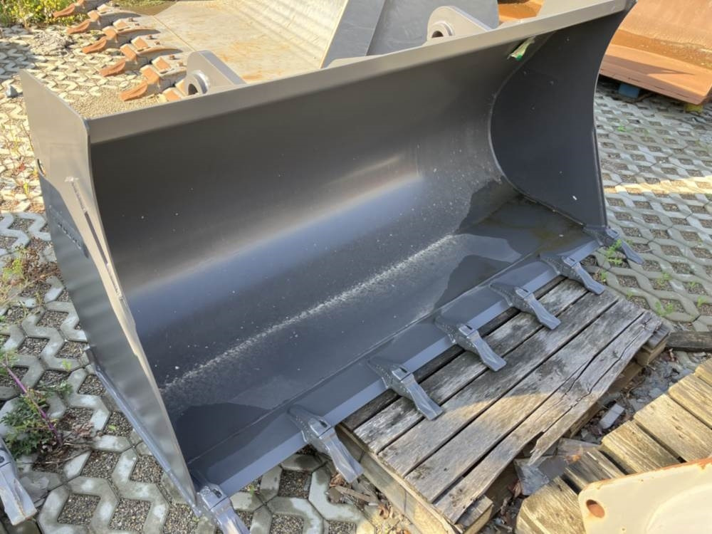 Volvo Schaufel mit Zähnen TPV - Cazo: foto 1 Volvo Schaufel mit Zähnen TPV - Cazo: foto 1