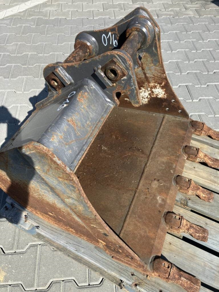 Volvo Tieflöffel mit Zähnen - Retroexcavadora: foto 1 Volvo Tieflöffel mit Zähnen - Retroexcavadora: foto 1