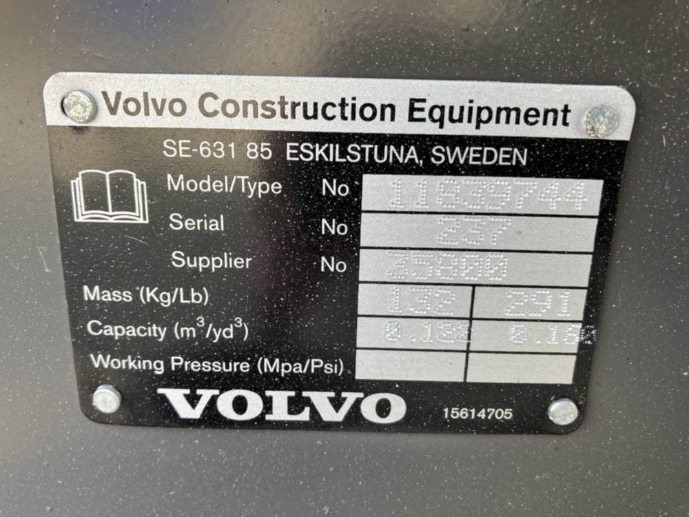 Volvo Tieflöffel mit Zähnen - Retroexcavadora: foto 3 Volvo Tieflöffel mit Zähnen - Retroexcavadora: foto 3