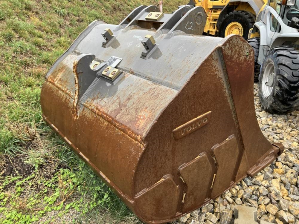 Volvo Tieflöffel mit Zähnen S3 - Retroexcavadora: foto 2 Volvo Tieflöffel mit Zähnen S3 - Retroexcavadora: foto 2