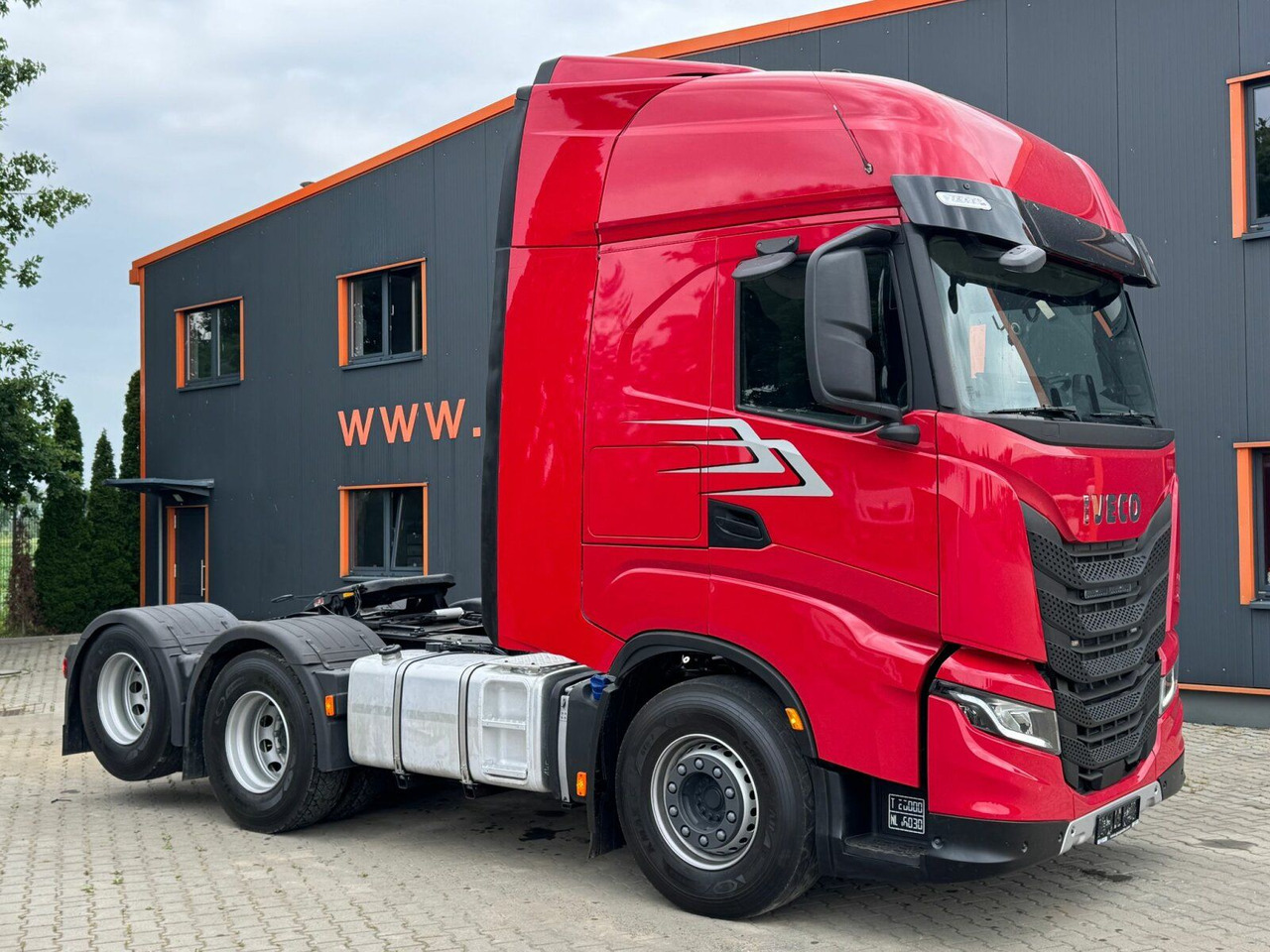 Iveco S-WAY 570 6x2 EURO6 BOOGIE Kipphydraulik - Cabeza tractora: foto 1 Iveco S-WAY 570 6x2 EURO6 BOOGIE Kipphydraulik - Cabeza tractora: foto 1