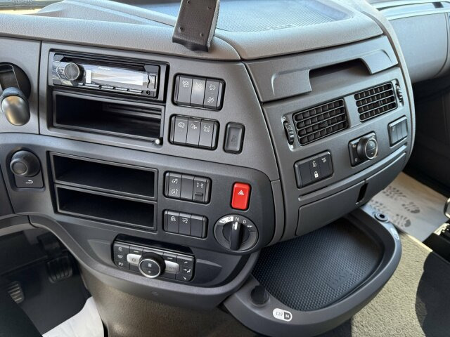 DAF XF 480 Pritsche Kran Plafinger 21000L - Camión caja abierta, Camión grúa: foto 2 DAF XF 480 Pritsche Kran Plafinger 21000L - Camión caja abierta, Camión grúa: foto 2